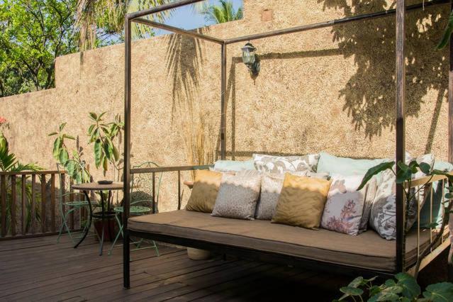 One32 Guesthouse Bejeweled Kingston Ngoại thất bức ảnh