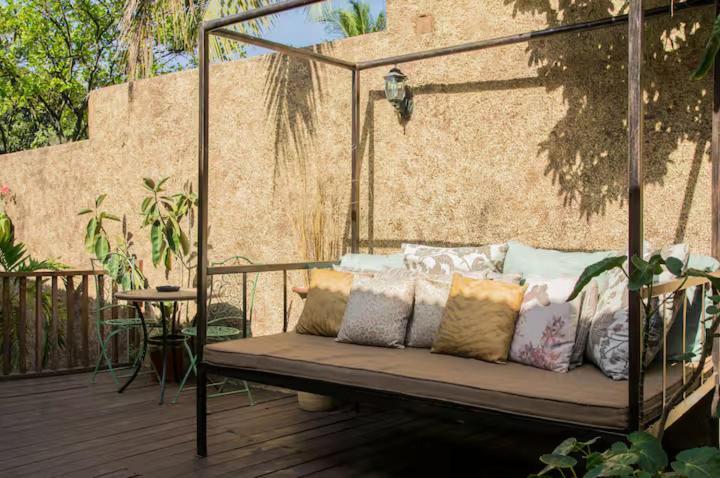 One32 Guesthouse Bejeweled Kingston Ngoại thất bức ảnh
