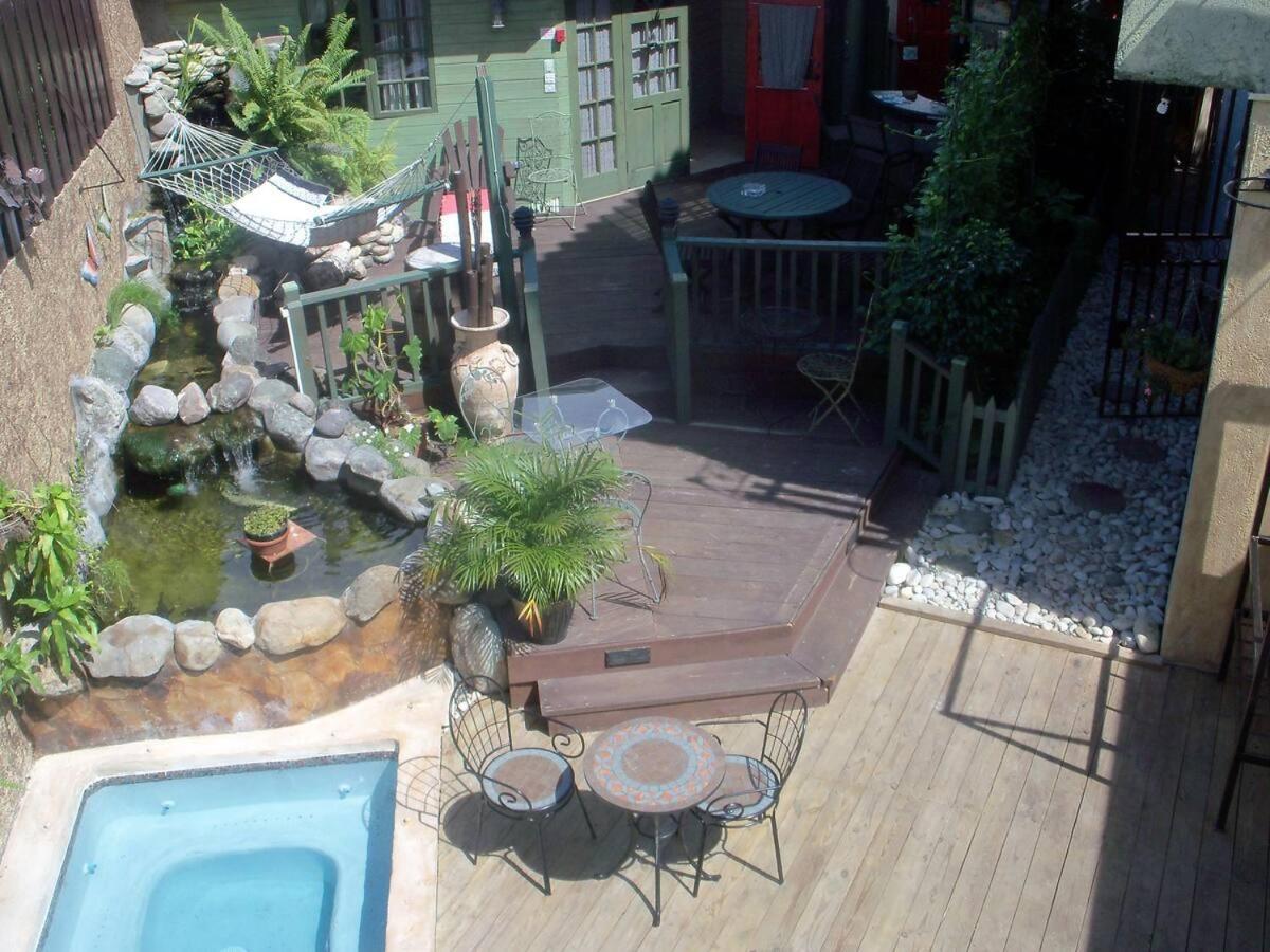One32 Guesthouse Bejeweled Kingston Ngoại thất bức ảnh