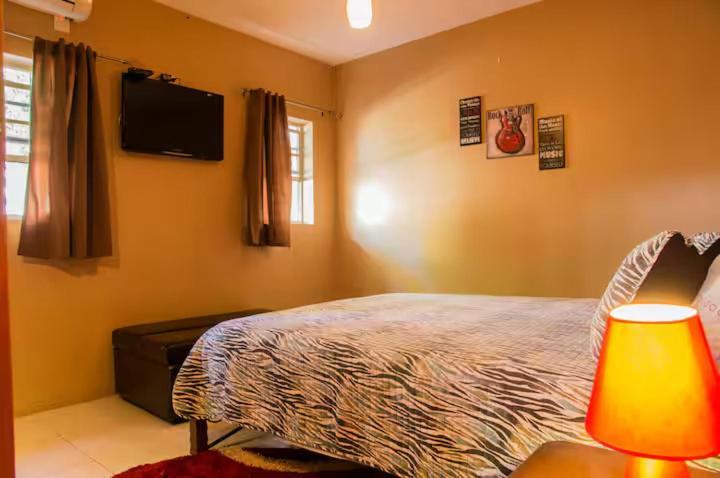 One32 Guesthouse Bejeweled Kingston Ngoại thất bức ảnh